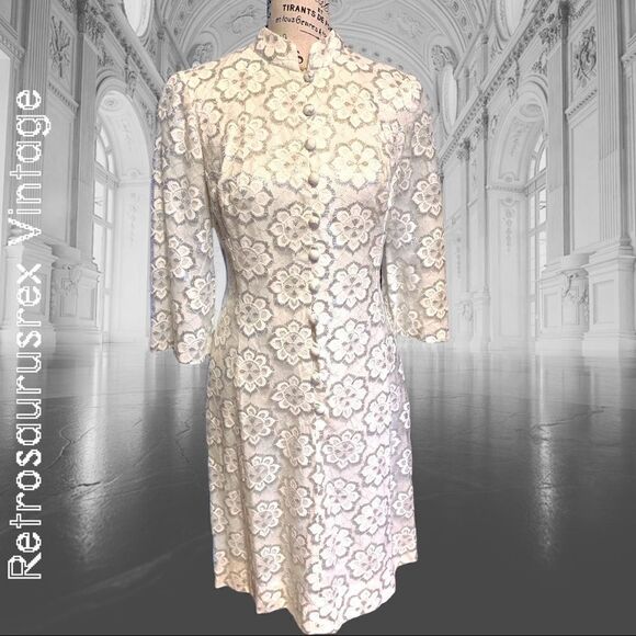 Vintage Lace dress - Picture 3 of 8